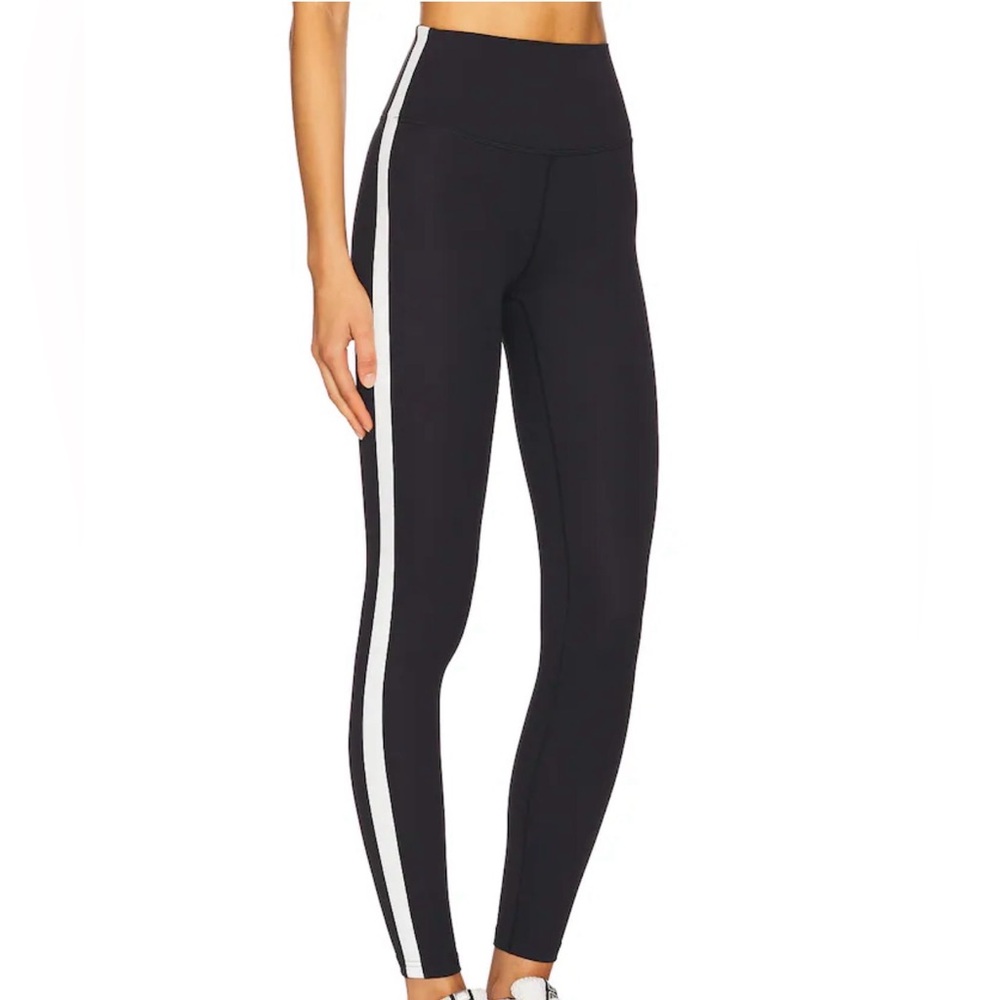 🔥THESplits59! The Clare High Waist Rigor 7/8 Legging in Indigo/White Size is XL!